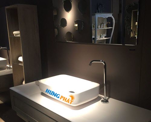 Ngoài ra, chậu rửa mặt còn có tác dụng mang đến cho phòng tắm, nhà vệ sinh một sự hiện đại và tinh tế nhất chau-rua-mat-nho-gon-xu-huong-moi-cho-phong-cach-phong-tam1