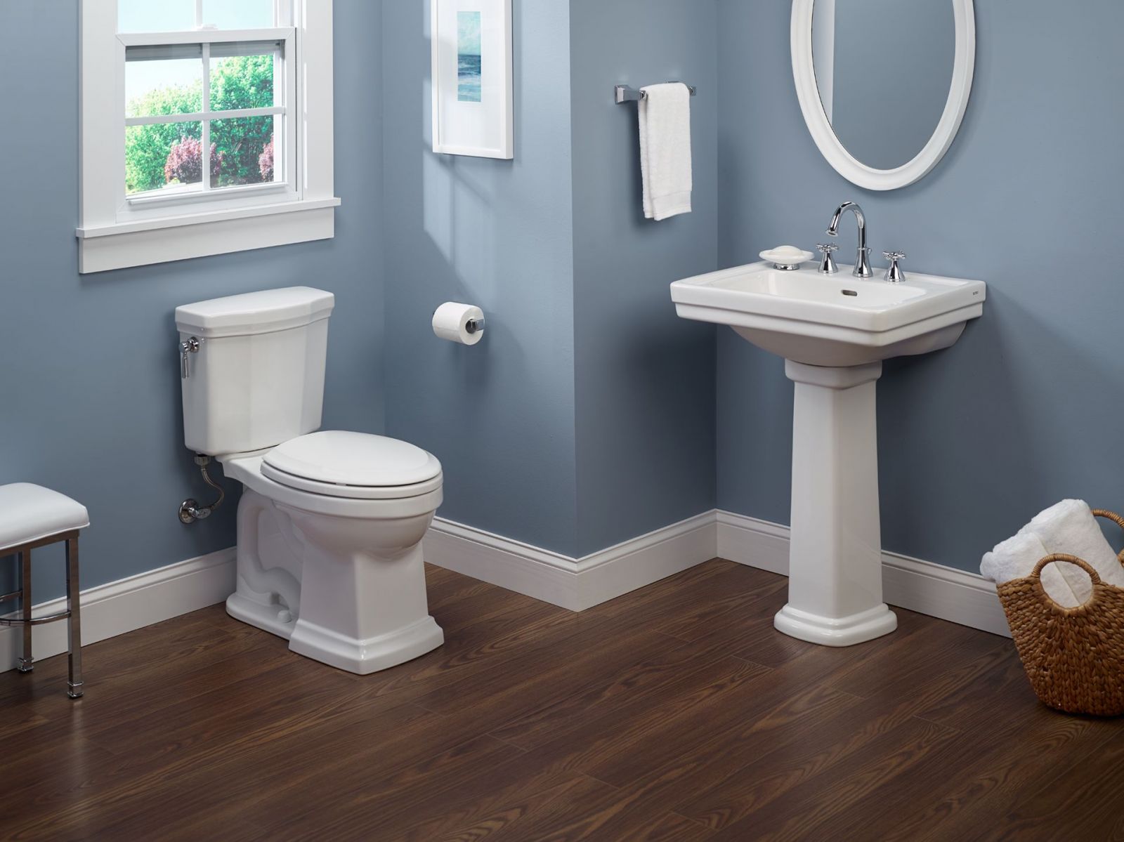 Mẫu thiết kế bồn cầu 2 khối inax giá rẻ, đơn giản Mẫu thiết kế bồn cầu 2 khối inax giá rẻ, đơn giản